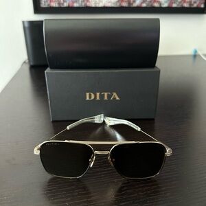 Dita Flight Seven DTS111-57-04 Gold/black Sunglasses Polarized